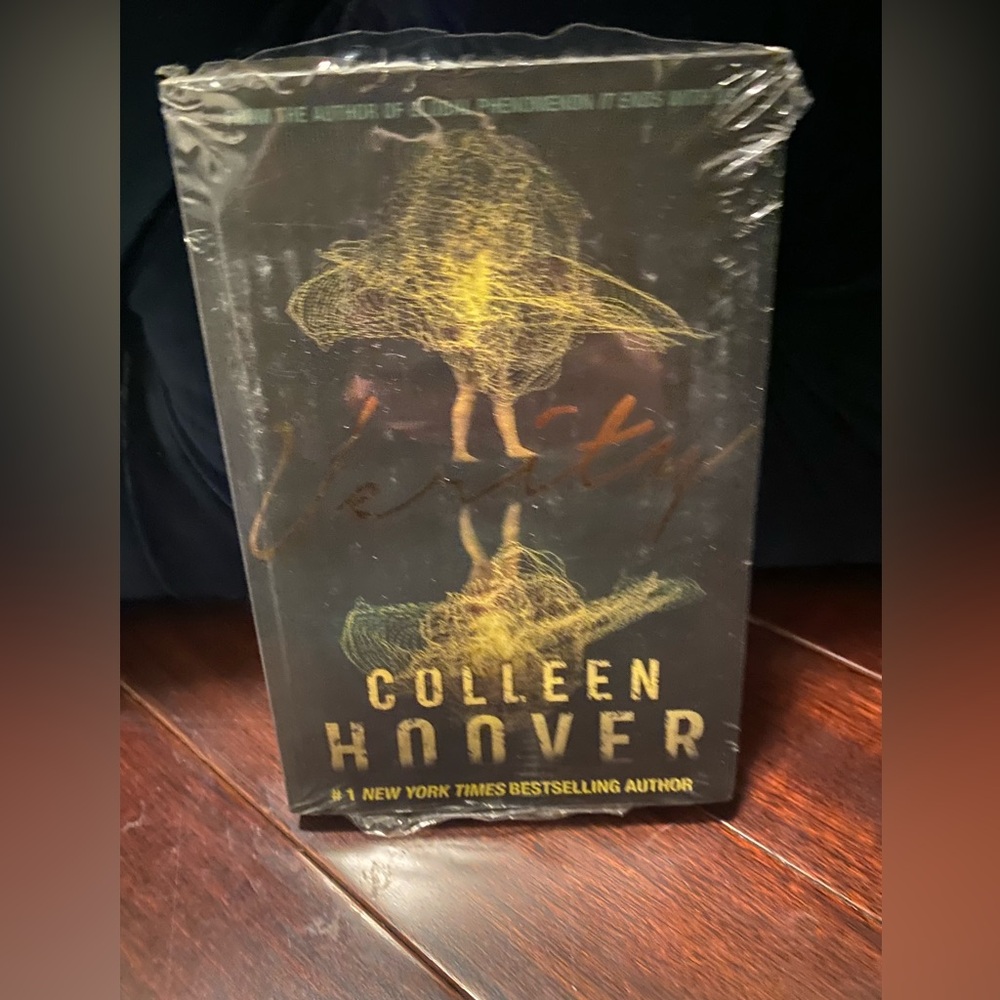 Colleen Hoover Verity Brand NEW

Book is still in shrink wrap.